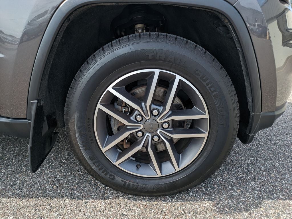 2020 Jeep Grand Cherokee Laredo preferred package & protech Package