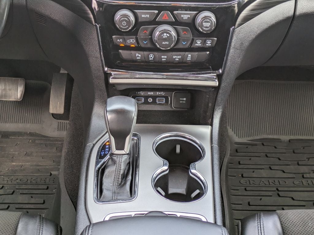2020 Jeep Grand Cherokee Laredo preferred package & protech Package