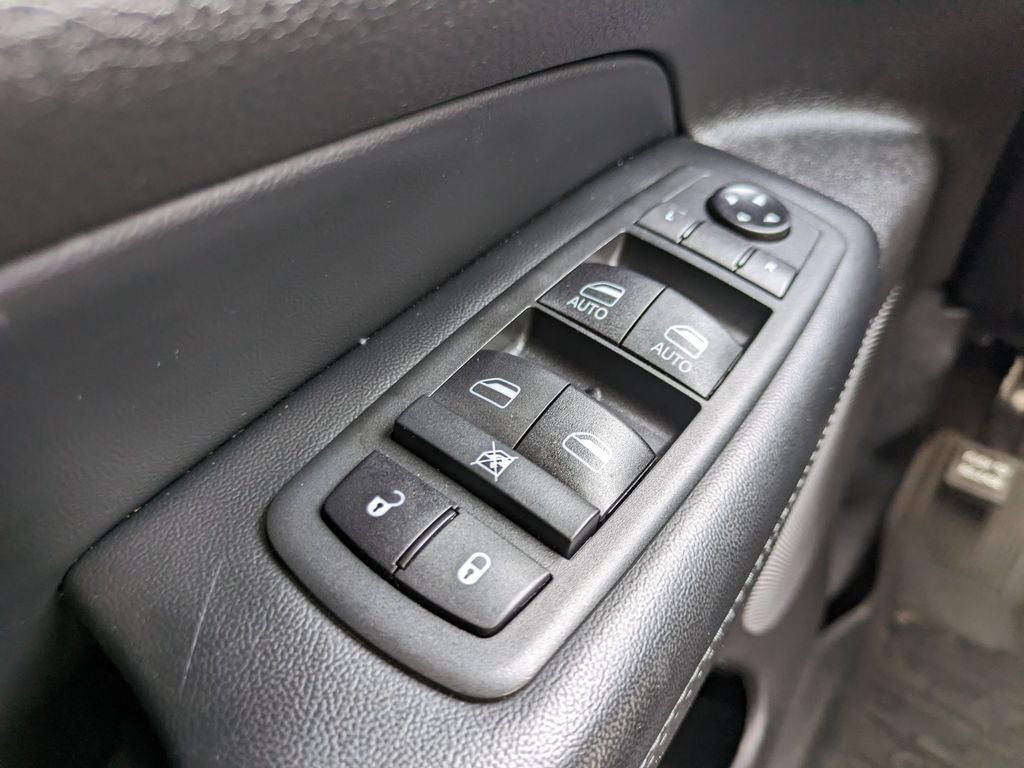 2020 Jeep Grand Cherokee Laredo preferred package & protech Package
