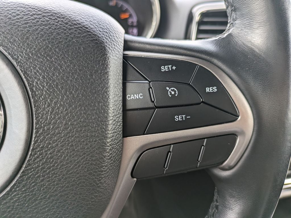 2020 Jeep Grand Cherokee Laredo preferred package & protech Package