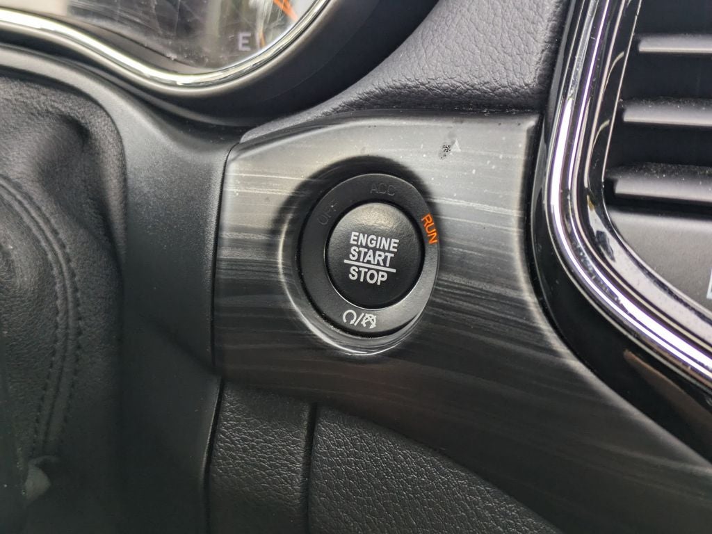 2020 Jeep Grand Cherokee Laredo preferred package & protech Package