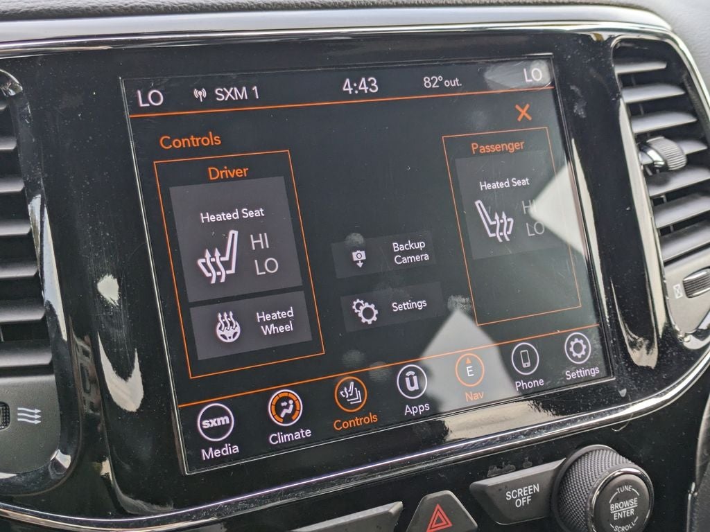 2020 Jeep Grand Cherokee Laredo preferred package & protech Package