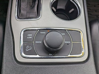 2020 Jeep Grand Cherokee Laredo preferred package & protech Package