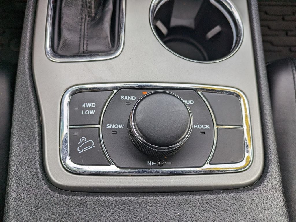 2020 Jeep Grand Cherokee Laredo preferred package & protech Package