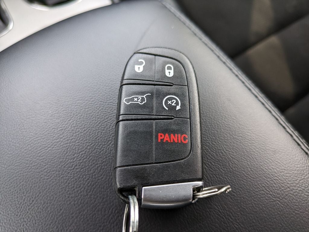 2020 Jeep Grand Cherokee Laredo preferred package & protech Package