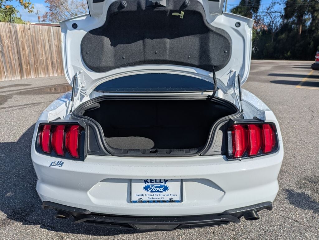 2022 Ford Mustang EcoBoost