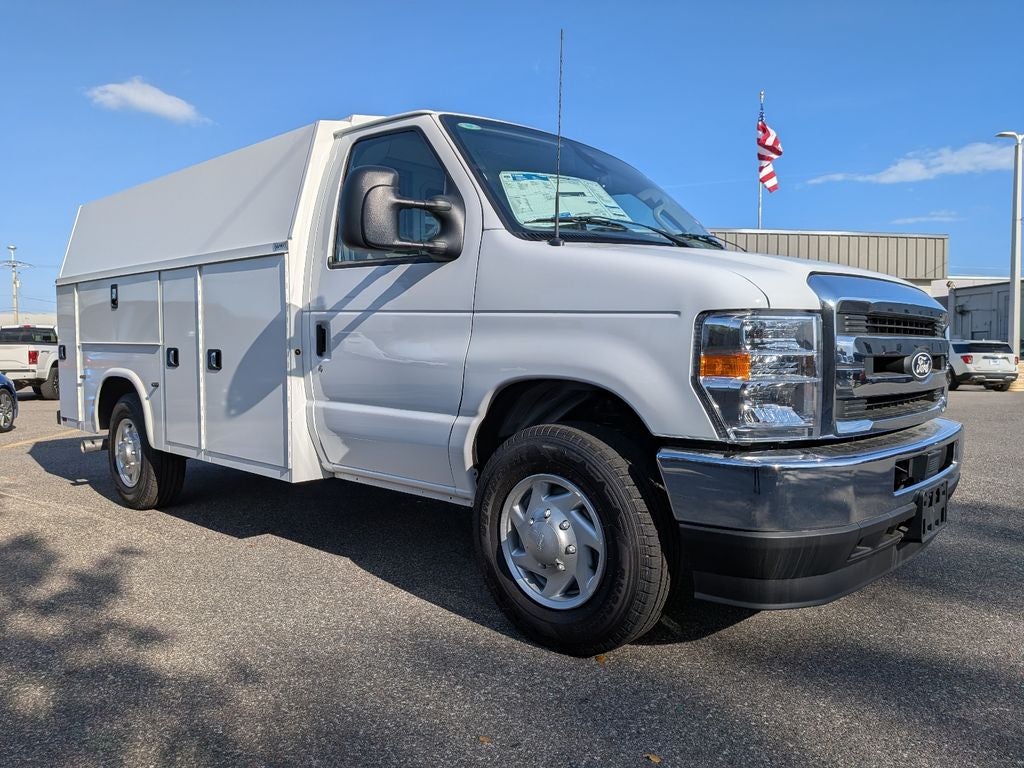 2026 Ford E-350SD Base Cutaway