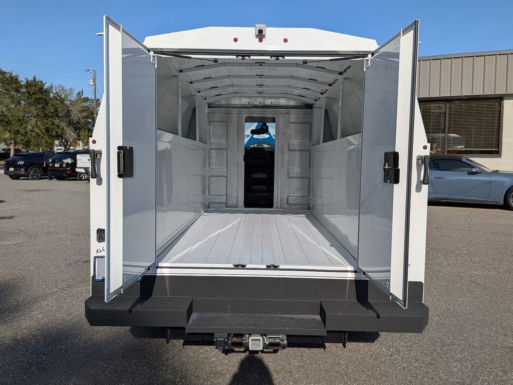 2026 Ford E-350SD Base Cutaway