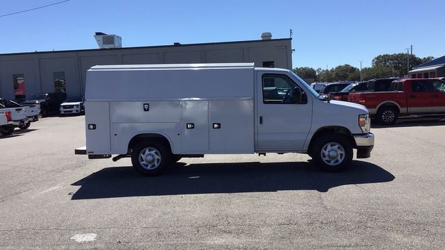 2026 Ford E-350SD Base Cutaway