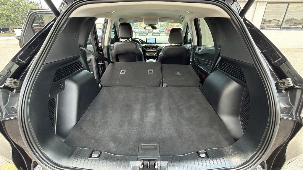 2022 Ford Escape Hybrid Titanium