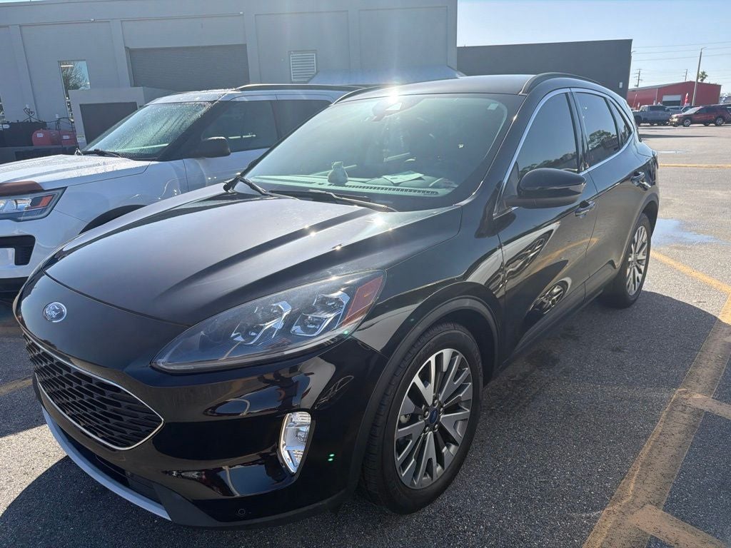 2022 Ford Escape Hybrid Titanium