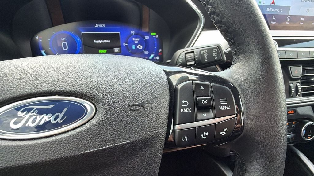 2022 Ford Escape Hybrid Titanium