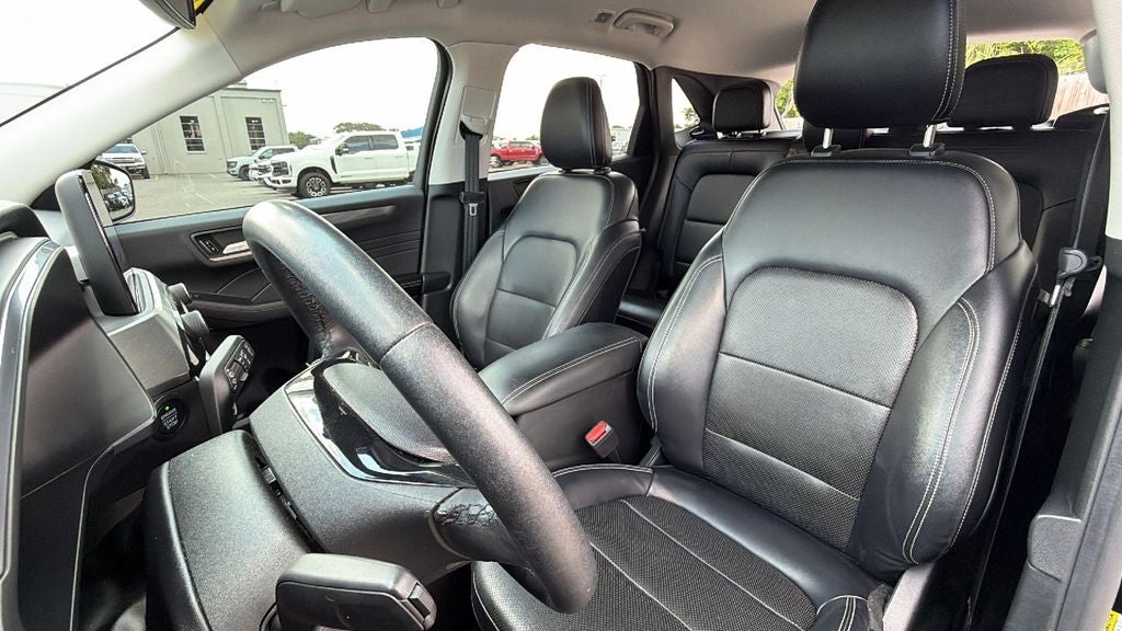 2022 Ford Escape Hybrid Titanium