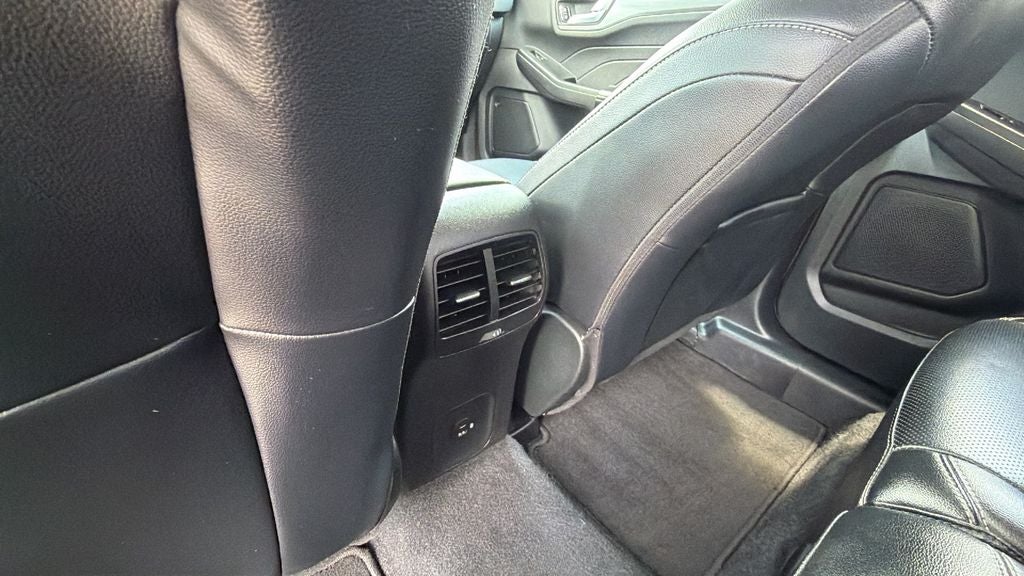 2022 Ford Escape Hybrid Titanium