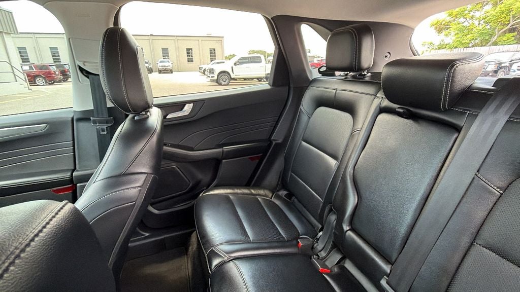 2022 Ford Escape Hybrid Titanium