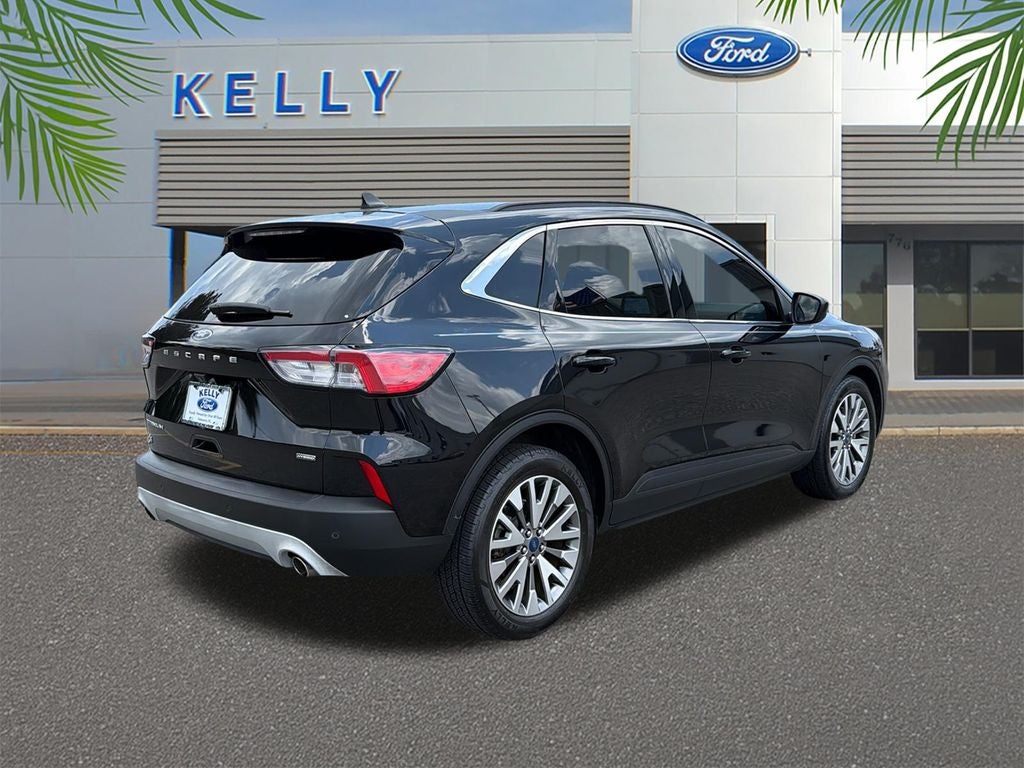 2022 Ford Escape Hybrid Titanium