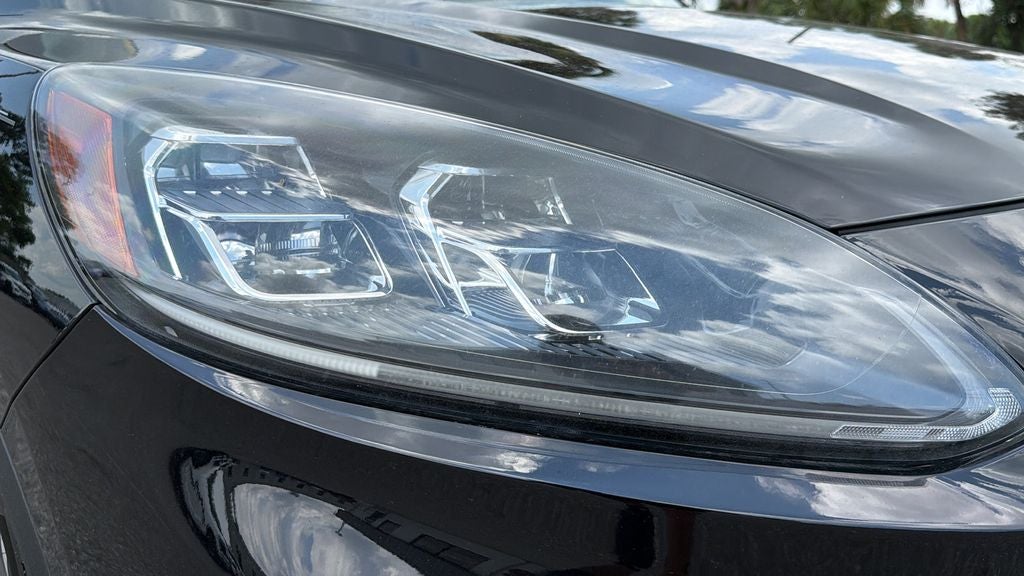 2022 Ford Escape Hybrid Titanium