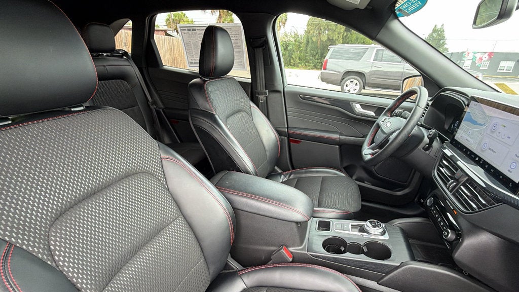 2024 Ford Escape ST-Line Elite