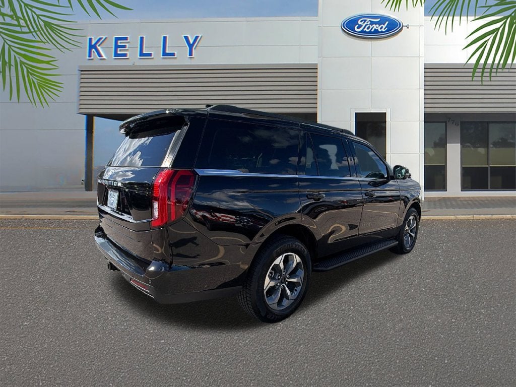 2027 Ford Expedition Active