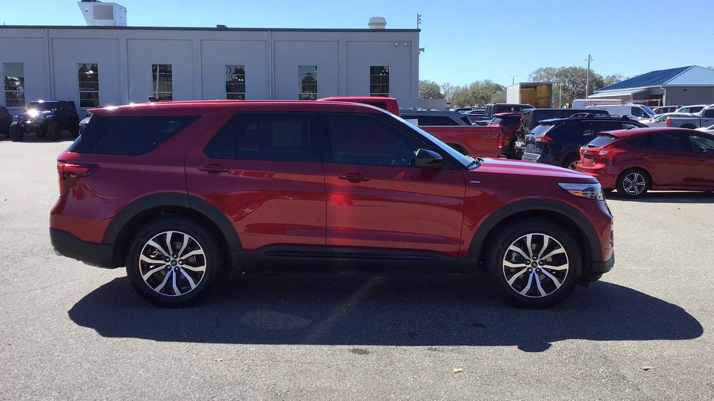 2022 Ford Explorer ST-Line