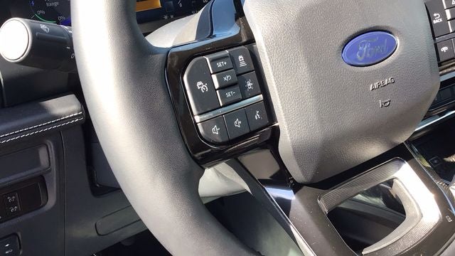 2025 Ford F-150 Lightning Platinum