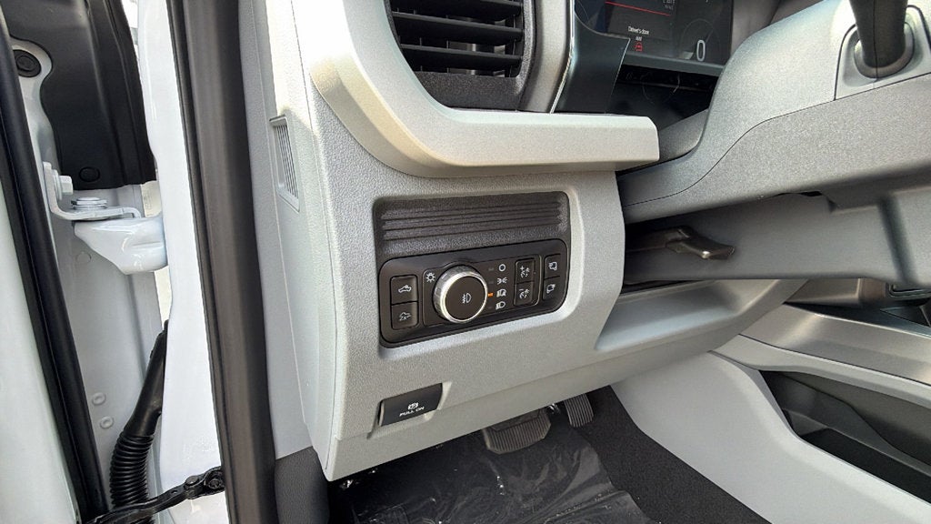 2027 Ford F-350SD XLT