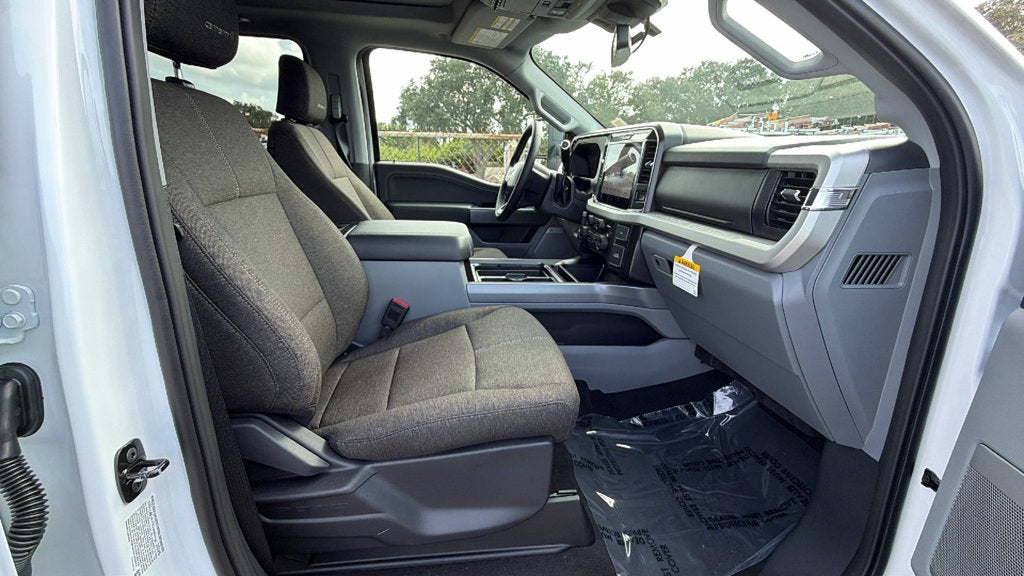 2027 Ford F-350SD XLT