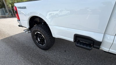 2027 Ford F-350SD Platinum