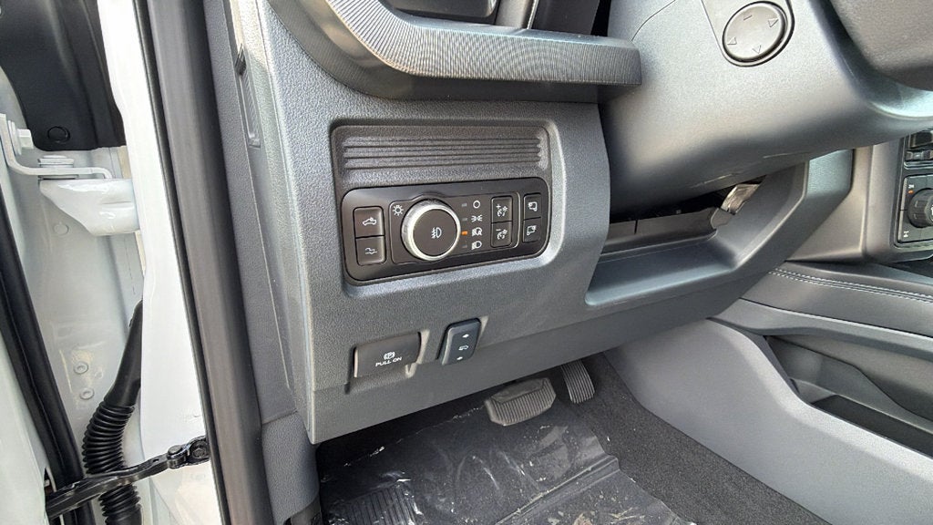 2027 Ford F-350SD Platinum