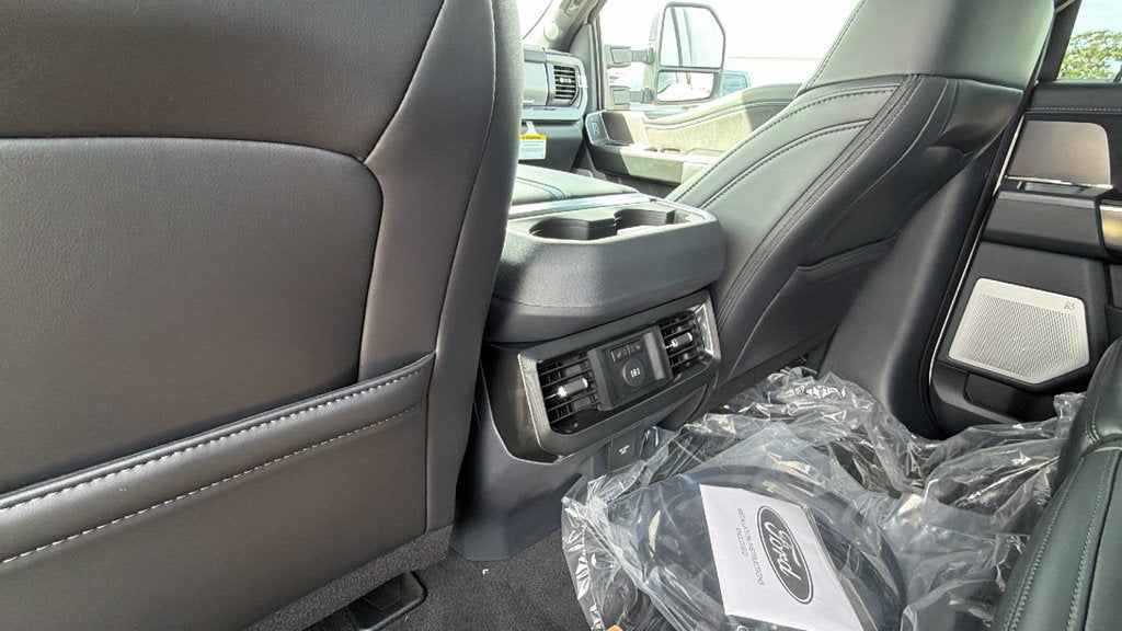 2027 Ford F-350SD Platinum