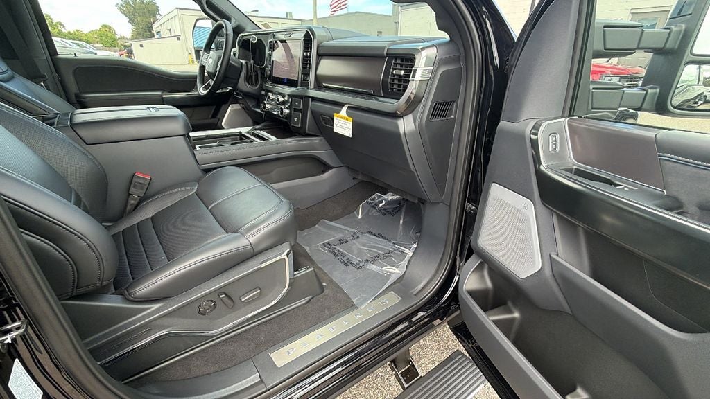 2026 Ford F-350SD Platinum DRW