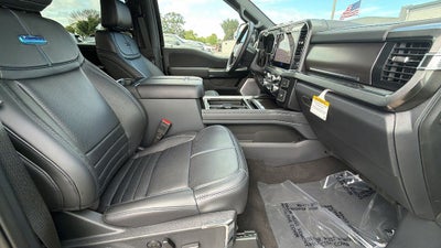 2026 Ford F-350SD Platinum DRW