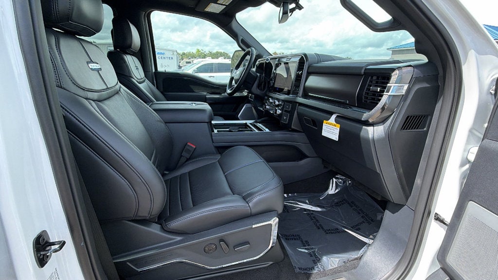 2026 Ford F-350SD Platinum DRW