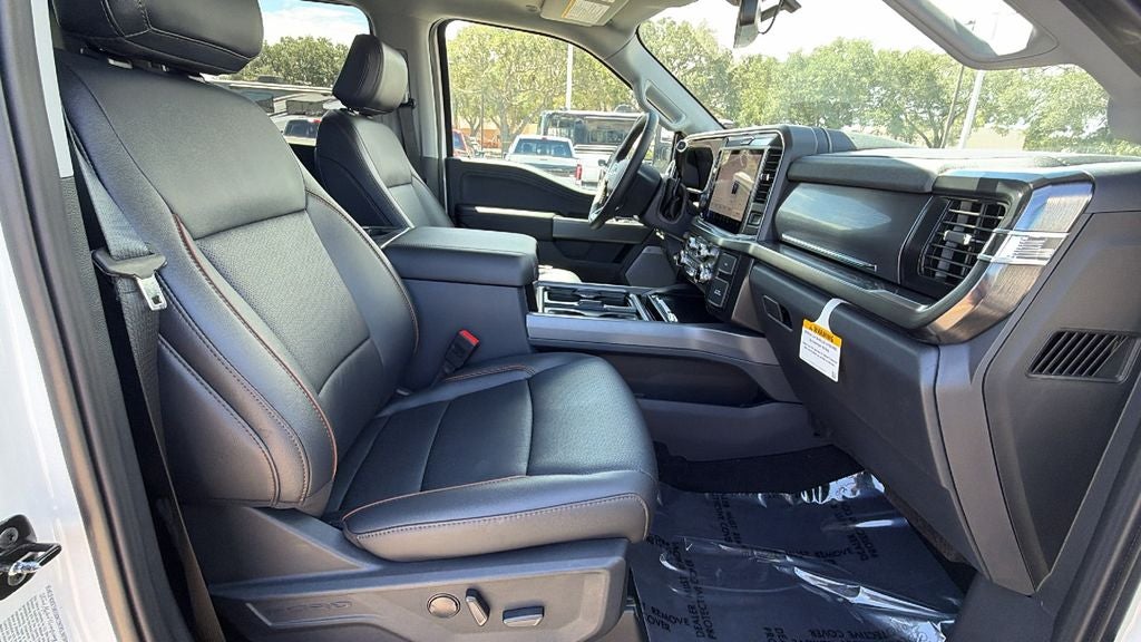 2026 Ford F-350SD Lariat DRW