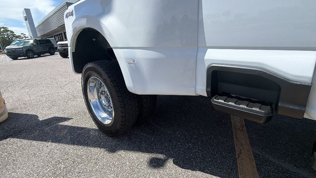 2025 Ford F-450SD Lariat DRW
