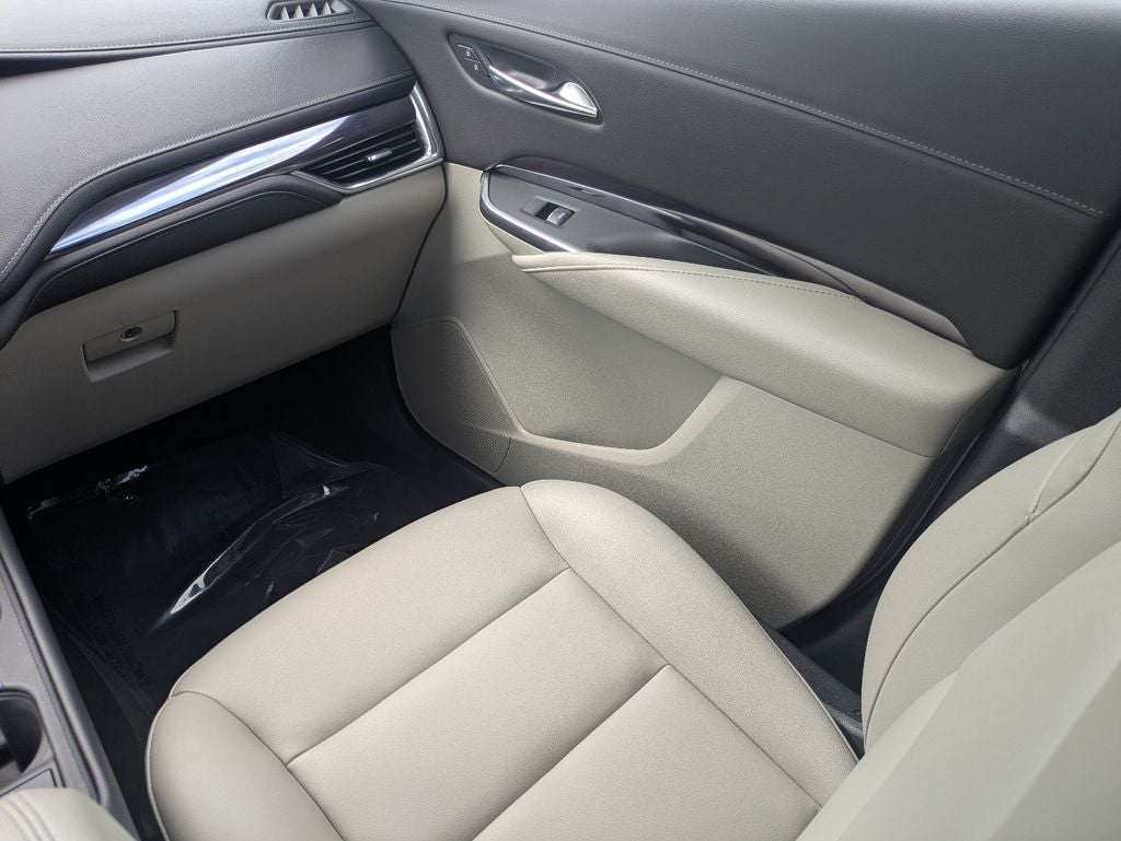 2022 Cadillac XT4 Luxury