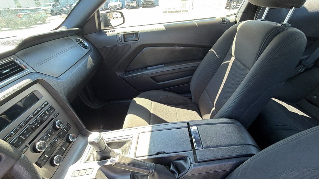 2011 Ford Mustang V6