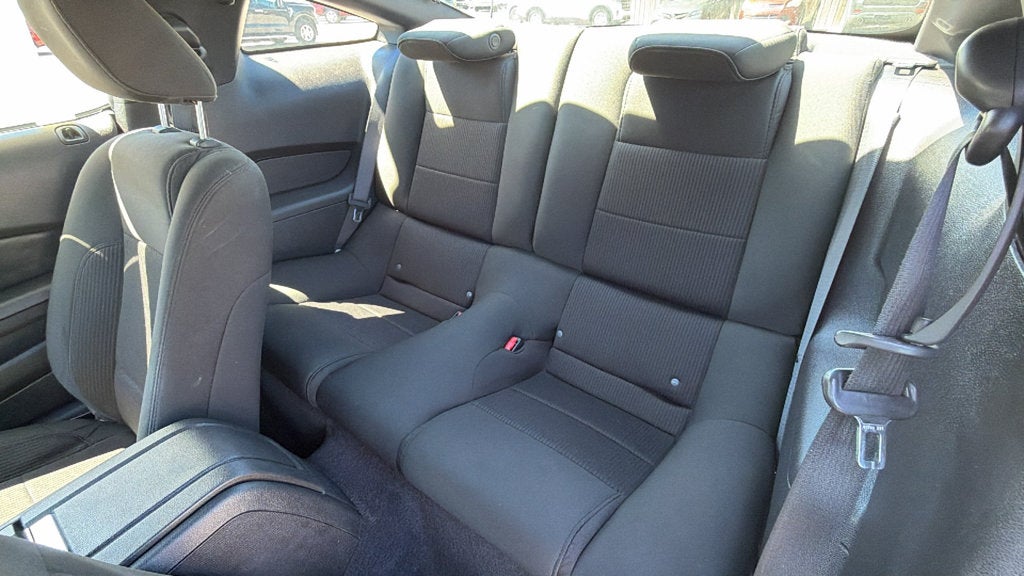 2011 Ford Mustang V6