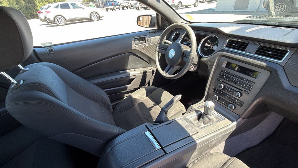 2011 Ford Mustang V6