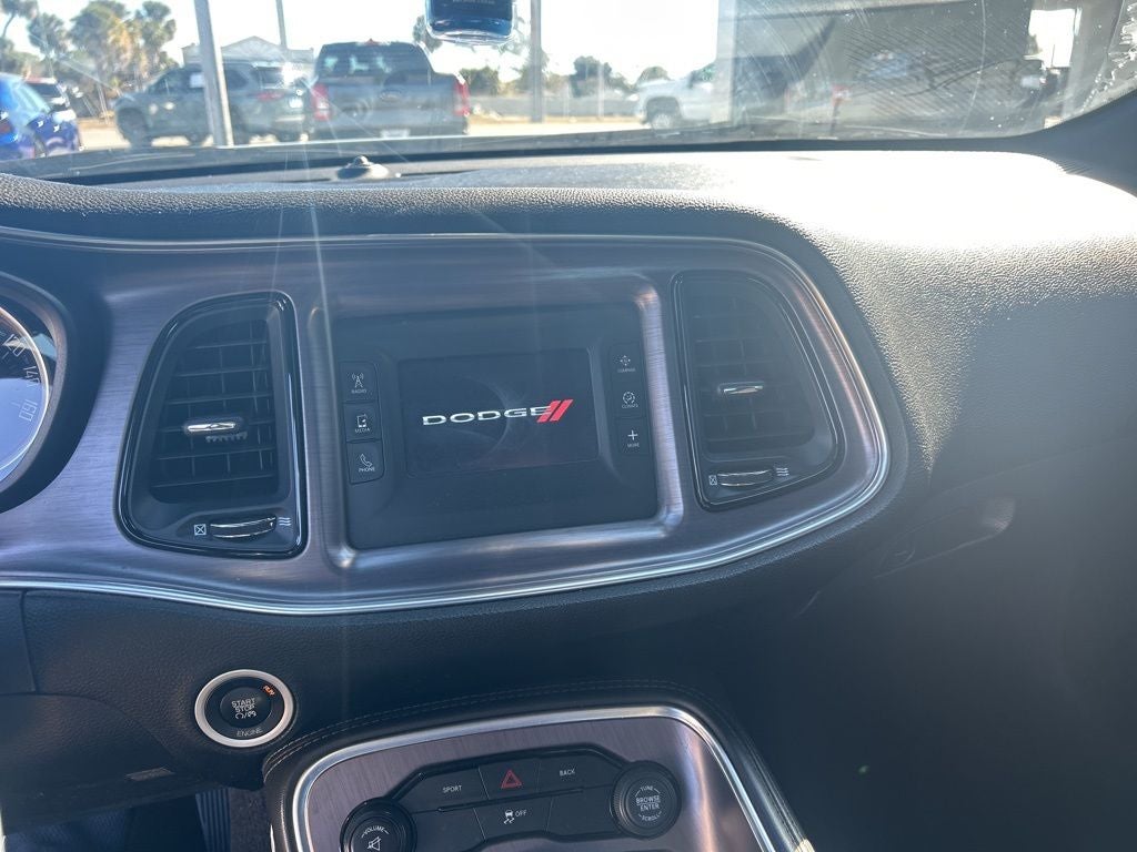 2015 Dodge Challenger SXT