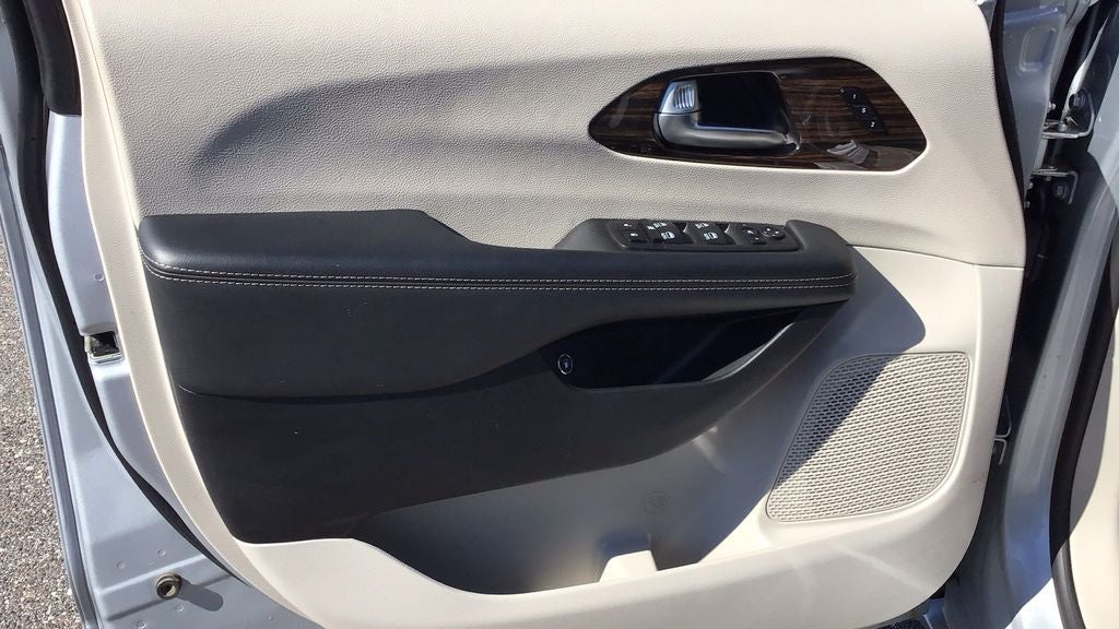 2023 Chrysler Pacifica Hybrid Limited