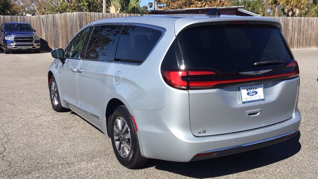 2023 Chrysler Pacifica Hybrid Limited