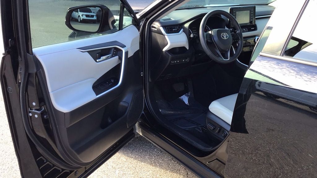 2022 Toyota RAV4 XLE Premium