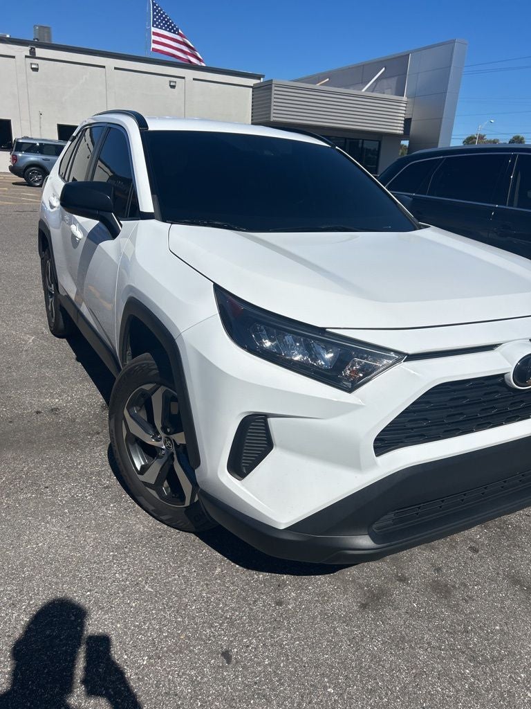 2021 Toyota RAV4 LE