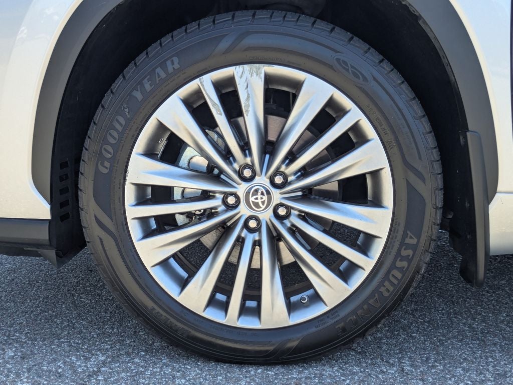 2022 Toyota Highlander Platinum