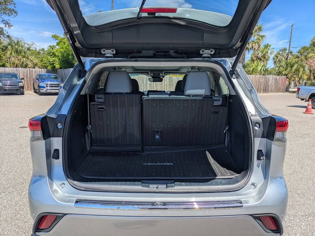 2022 Toyota Highlander Platinum