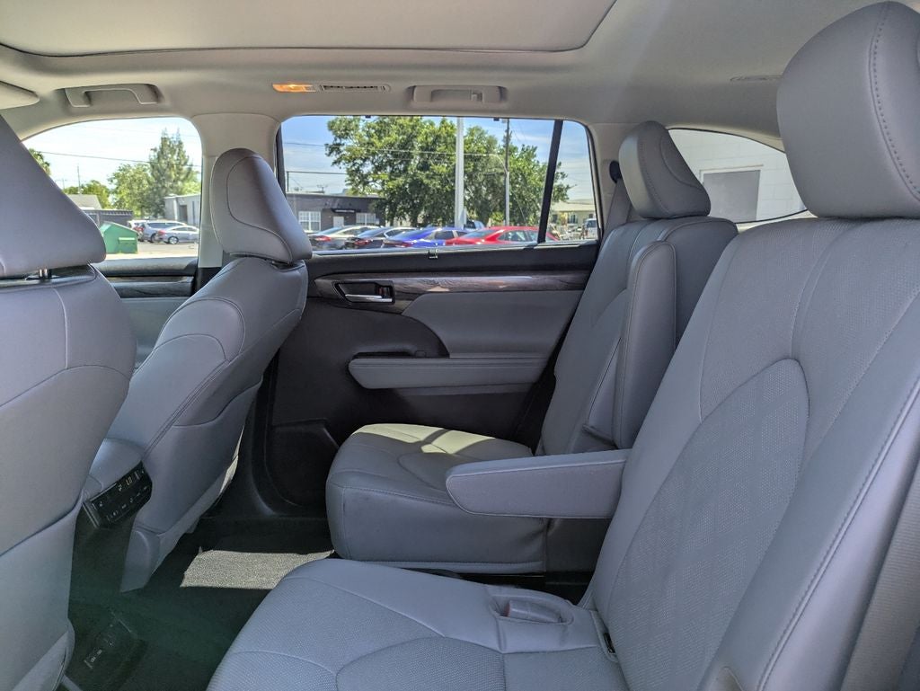 2022 Toyota Highlander Platinum