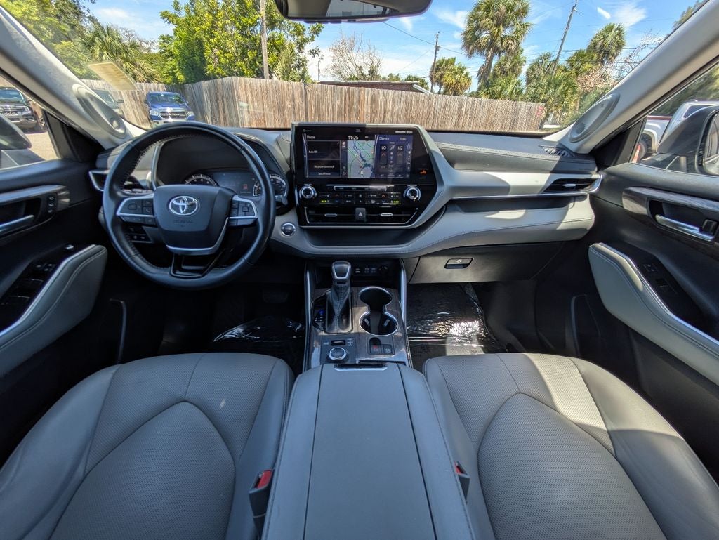2022 Toyota Highlander Platinum