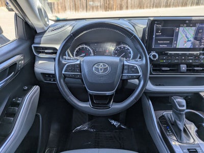 2022 Toyota Highlander Platinum