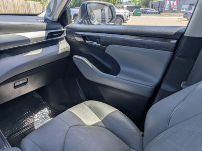 2022 Toyota Highlander Platinum